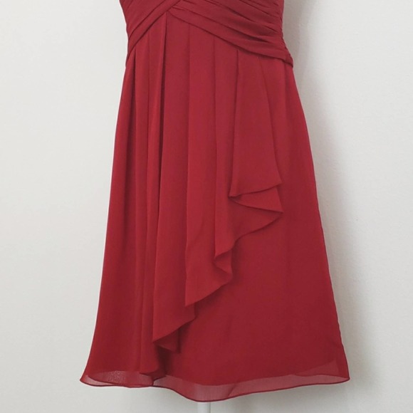 DAVID'S BRIDAL Red Strapless Crinkle Chiffon Party Dress, Women's: 10, $40 - Picture 2 of 9